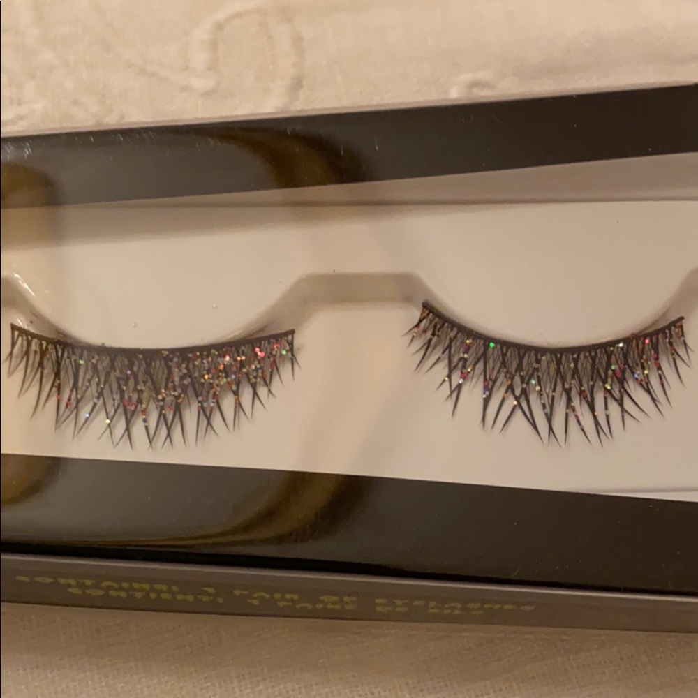 Spiderweb lashes with color sparkle